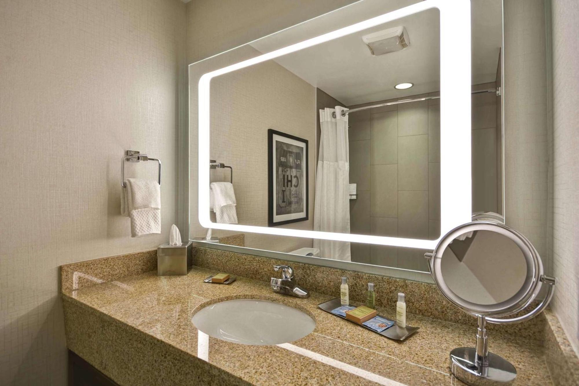 Doubletree By Hilton Chicago Midway Airport, Il Hotel Bedford Park Exterior foto